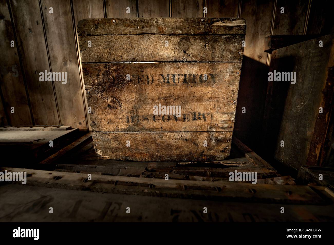 Provviste (montone) per la spedizione Discovery del 1901 di Robert Falcon Scott conservata nel clime secco e congelato della Scott's Discovery Hut sull'isola di Ross, Foto Stock