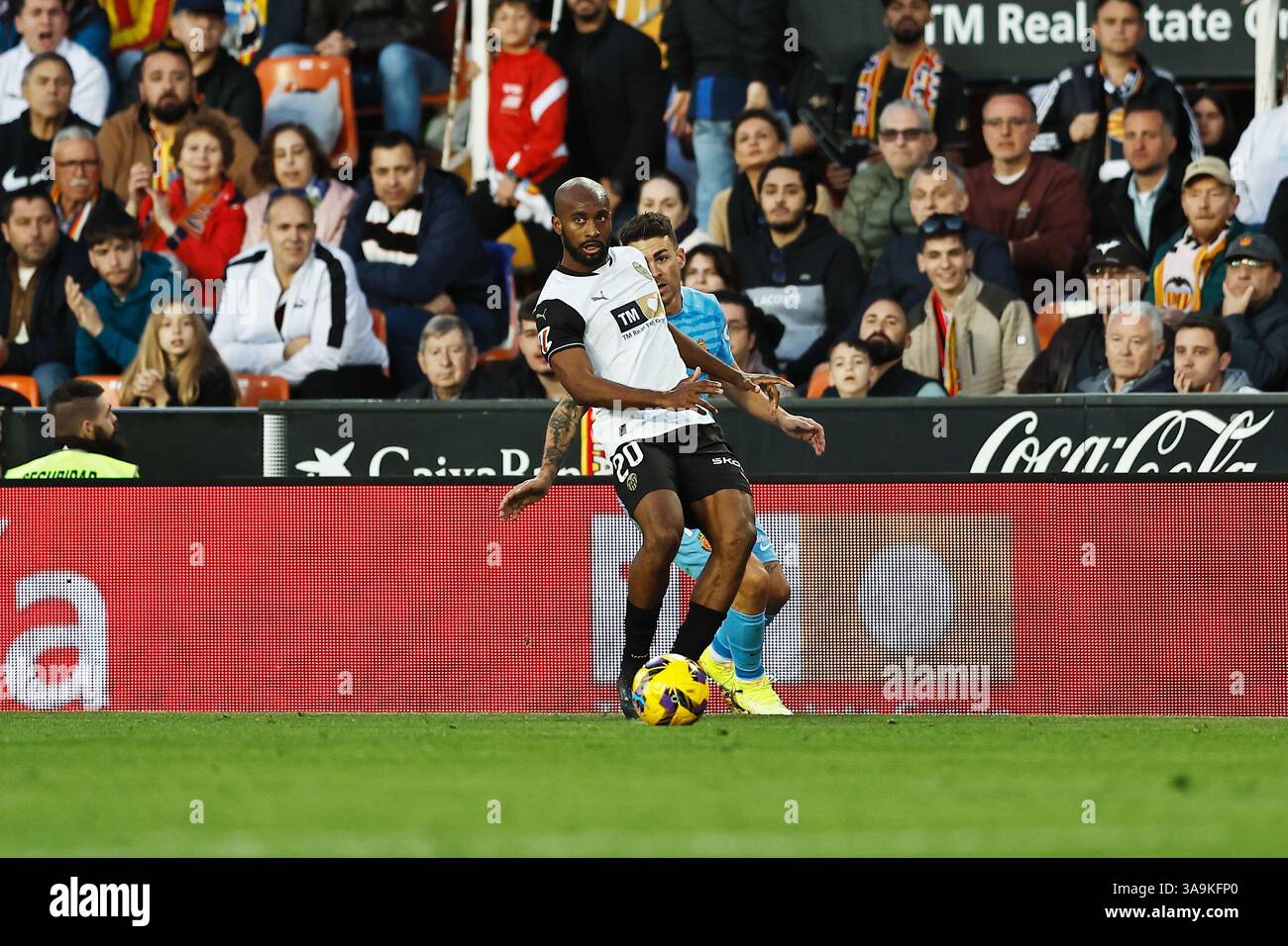 Valencia, Spagna. 30 marzo 2025. Dimitri Foulquier (Valencia) calcio: Partita spagnola "LaLiga EA Sports" tra Valencia CF 1-0 RCD Mallorca all'Estadio de Mestalla di Valencia, Spagna. Crediti: Mutsu Kawamori/AFLO/Alamy Live News Foto Stock