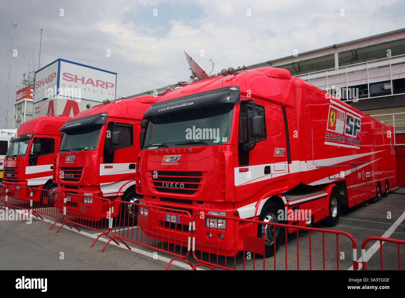 Ferrari Trucks...Formula One Testing, Day One, Barcellona, Spagna, 30 aprile 2007...IMMAGINE DIGITALE (immagine di credito: ©Sutton Motorsports/ZUMA Press) RESTRIZIONI: SOLO DIRITTI del Nord e del Sud America! Foto Stock