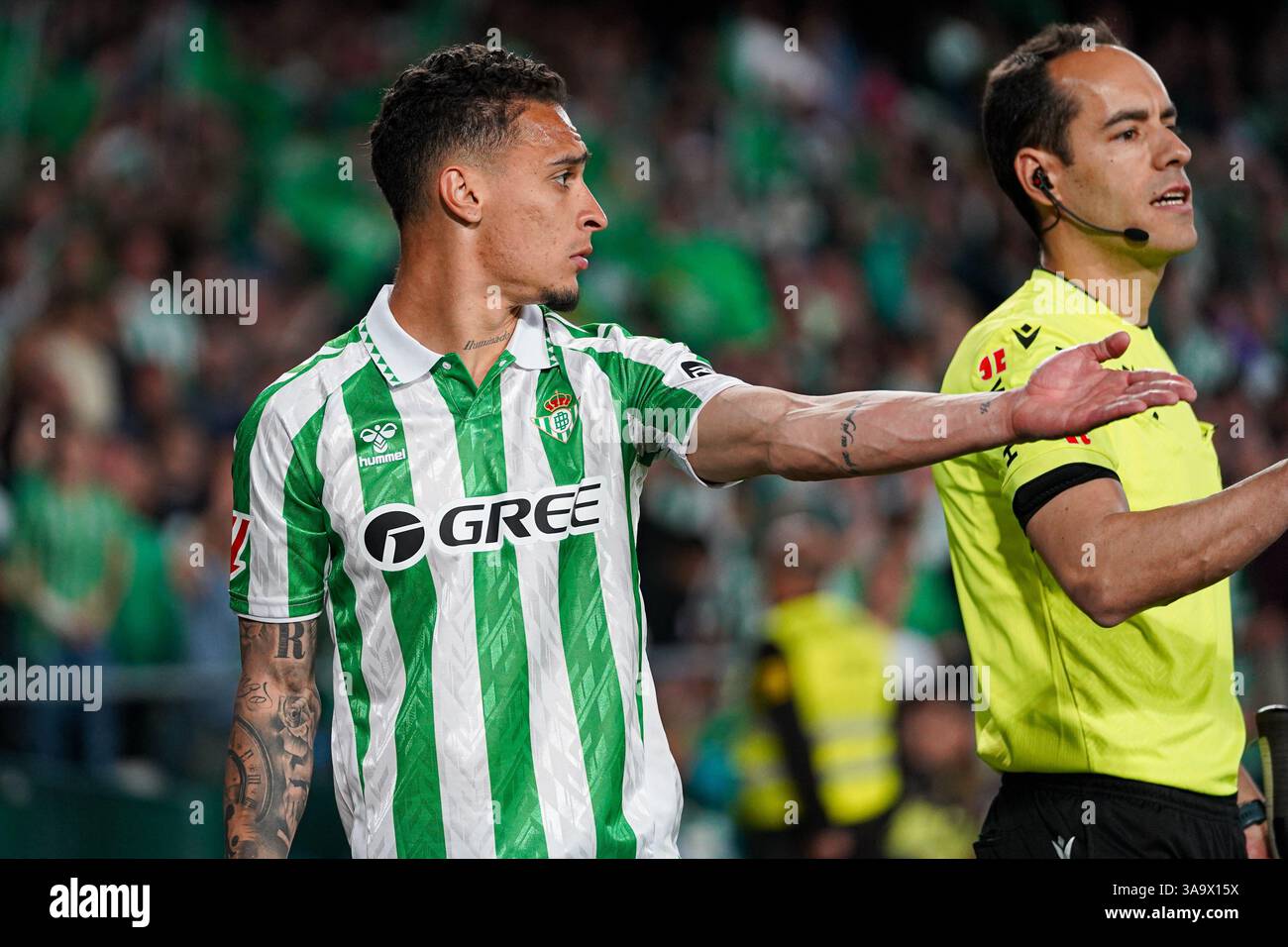 Antony dos Santos (Real Betis) durante la partita di LaLiga tra Real Betis e Sevilla FC, al Benito Villamarin il 29 marzo 2025 a Siviglia, Spagna Foto Stock