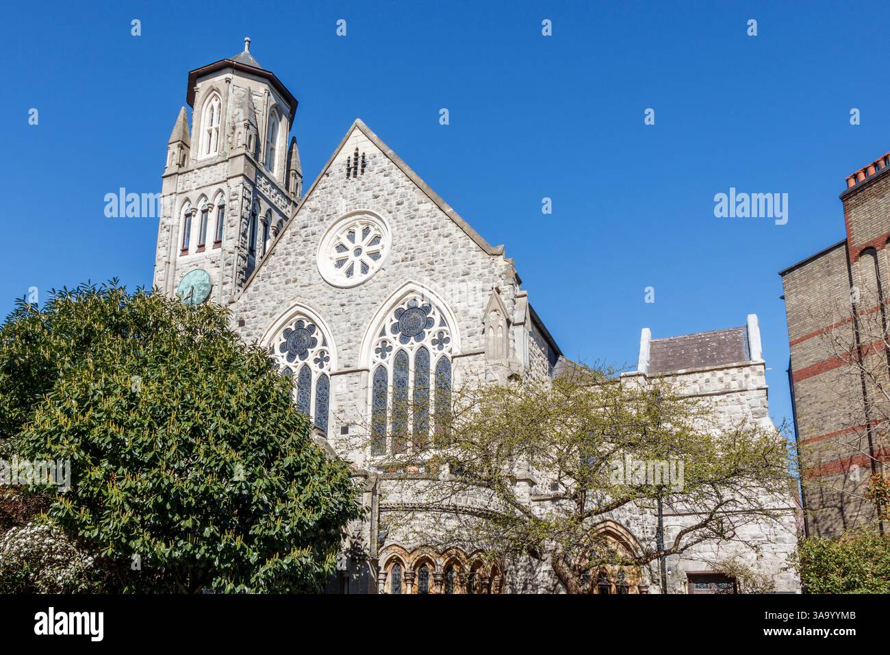 "Chiostri corte", una ex Chiesa Presbiteriana in Cromwell Avenue, Highgate, LONDRA, REGNO UNITO, convertito in appartamenti di lusso Foto Stock