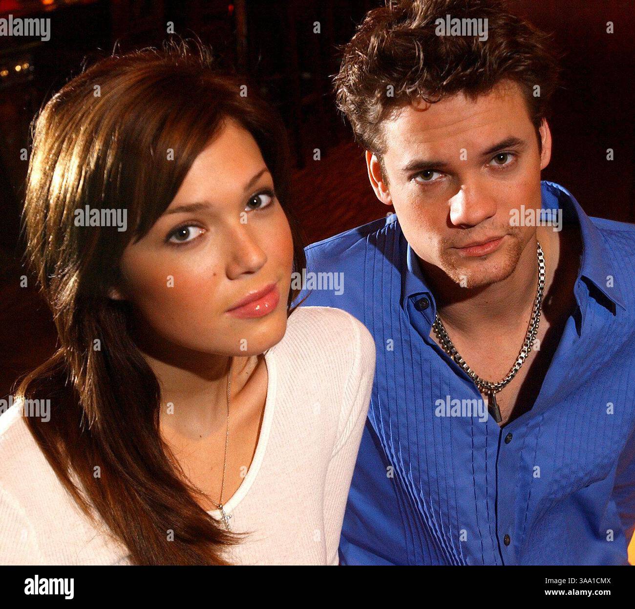 -- martedì 8 gennaio 2001, San Francisco, California -- Mandy Moore, Left, e Shane West reciteranno nel dramma per adolescenti "A Walk to Remember" basato su un libro dell'ex Sacramentano Nicholas Sparks. ( Il Sacramento Bee Hector Amezcua ) Sacramento Bee/ZUMA Press Foto Stock -- martedì 8 gennaio 2001, San Francisco, California -- Mandy Moore, Left, e Shane West reciteranno nel dramma per adolescenti "A Walk to Remember" basato su un libro dell'ex Sacramentano Nicholas Sparks. ( Il Sacramento Bee Hector Amezcua ) Sacramento Bee/ZUMA Press Foto Stock