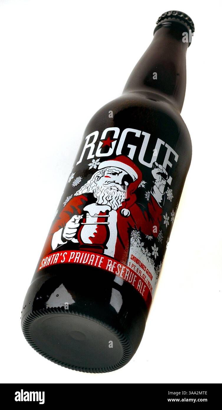 Birra natalizia -- Rogue Babbo Natale's Private Reserve Ale. Fotografato per TASTE giovedì 4 dicembre 2003. Sacramento Bee/Owen Brewer/ZUMA Press Foto Stock