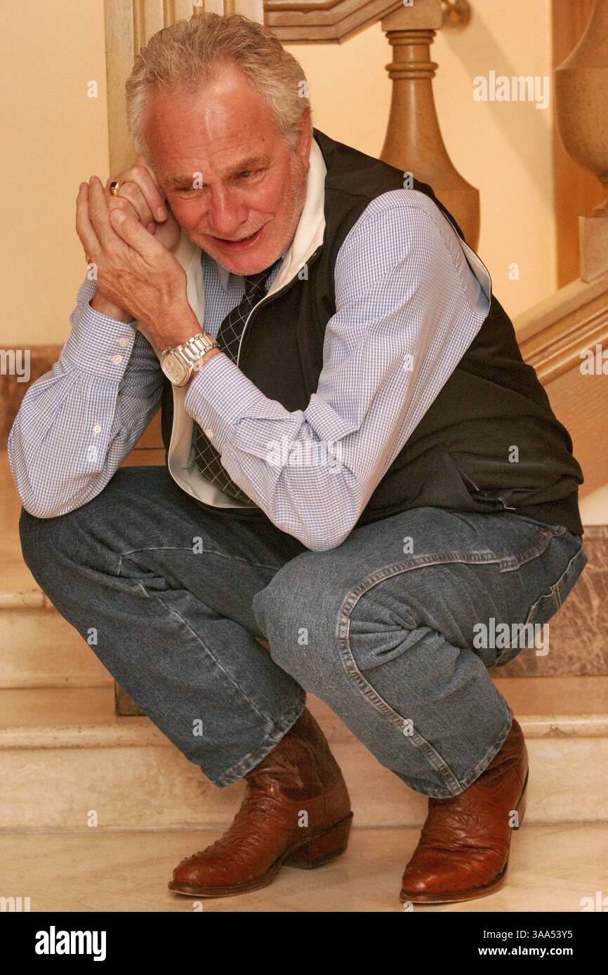 24 febbraio 2006; Houston, Texas, Stati Uniti; ritratto del gioielliere DAVID YURMAN, girato al St. Regis Hotel di Houston, Texas, il 24 febbraio 2006. Credito obbligatorio: Foto di Bill Olive/ZUMA Press. (©) Copyright 2006 di Bill Olive Foto Stock