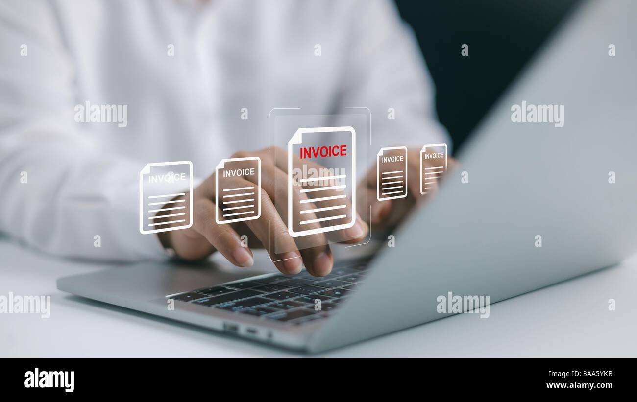 Fattura per pagamento, documento digitale, elaborazione delle fatture online e soluzioni di contabilità fiscale, e-invoice e concetto di fatturazione digitale, Human Us Foto Stock