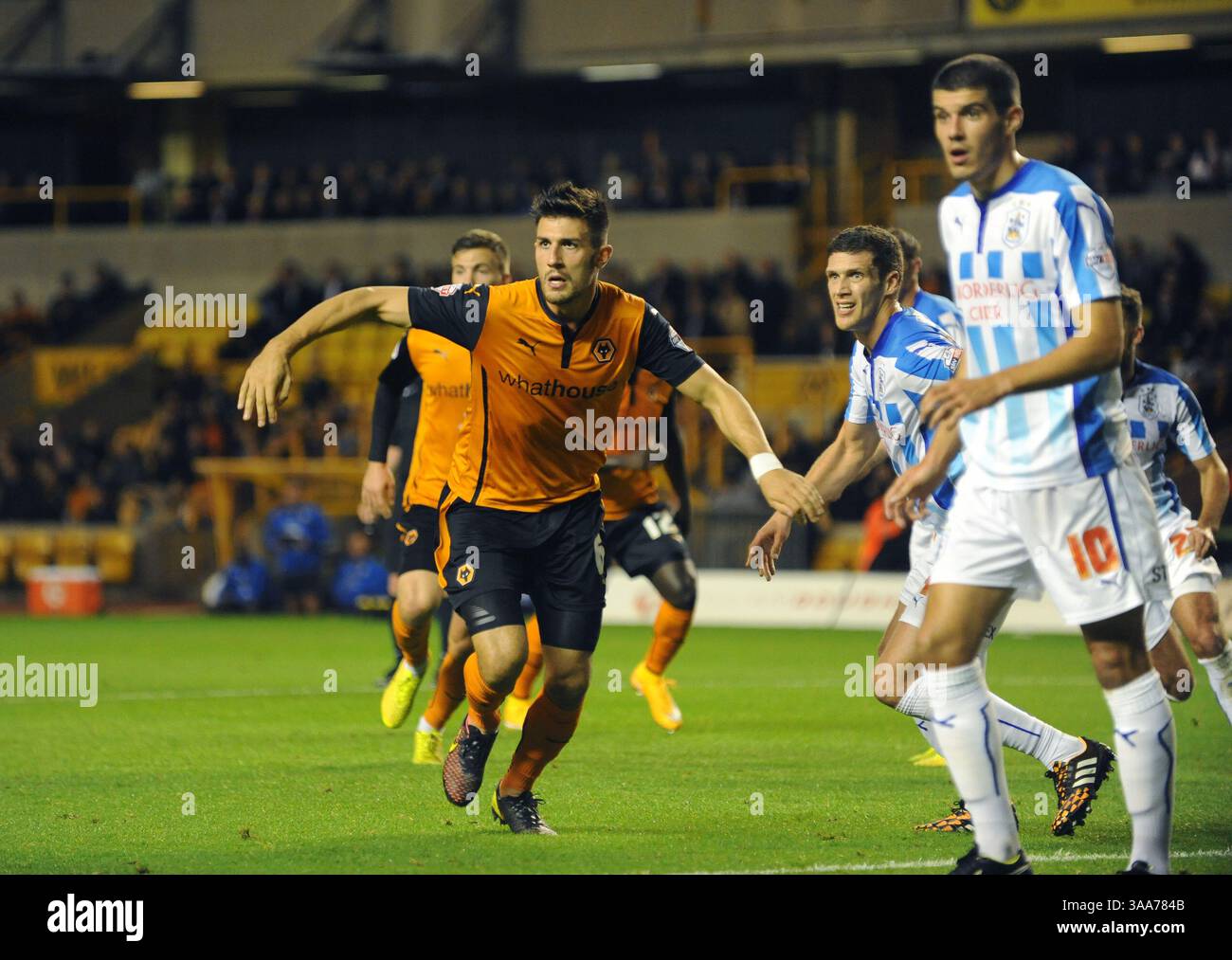 Danny Batth di Woves e Conor Coady. Campionato di calcio Sky Bet Wolverhampton Wanderers contro Huddersfield Town. Foto Stock
