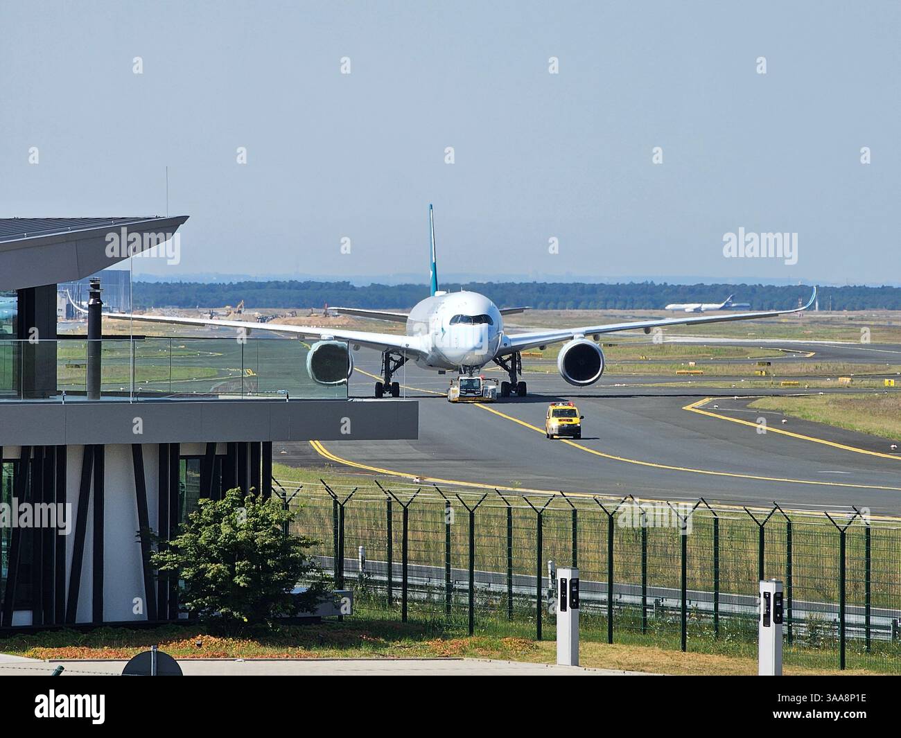 Francoforte, Assia, Germania - 13 agosto 2024: Cathay Pacific Airbus A350-1041 B-LXD fra Frankfurt Airport Foto Stock