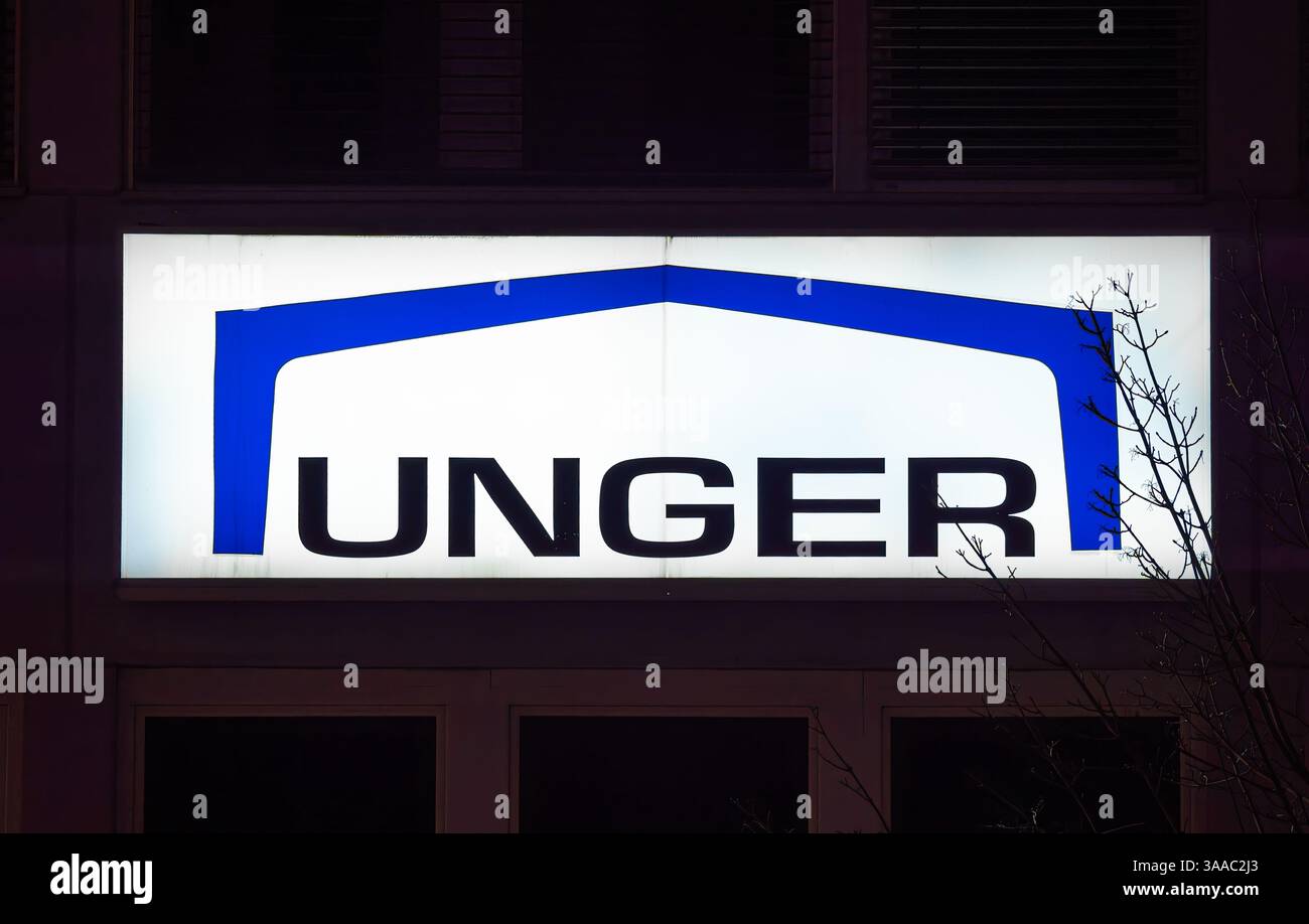 Innsbruck, Austria - 20 marzo 2025: Unger Stahlbau (Unger Steel Group) è un'azienda austriaca leader nel settore delle costruzioni in acciaio Foto Stock