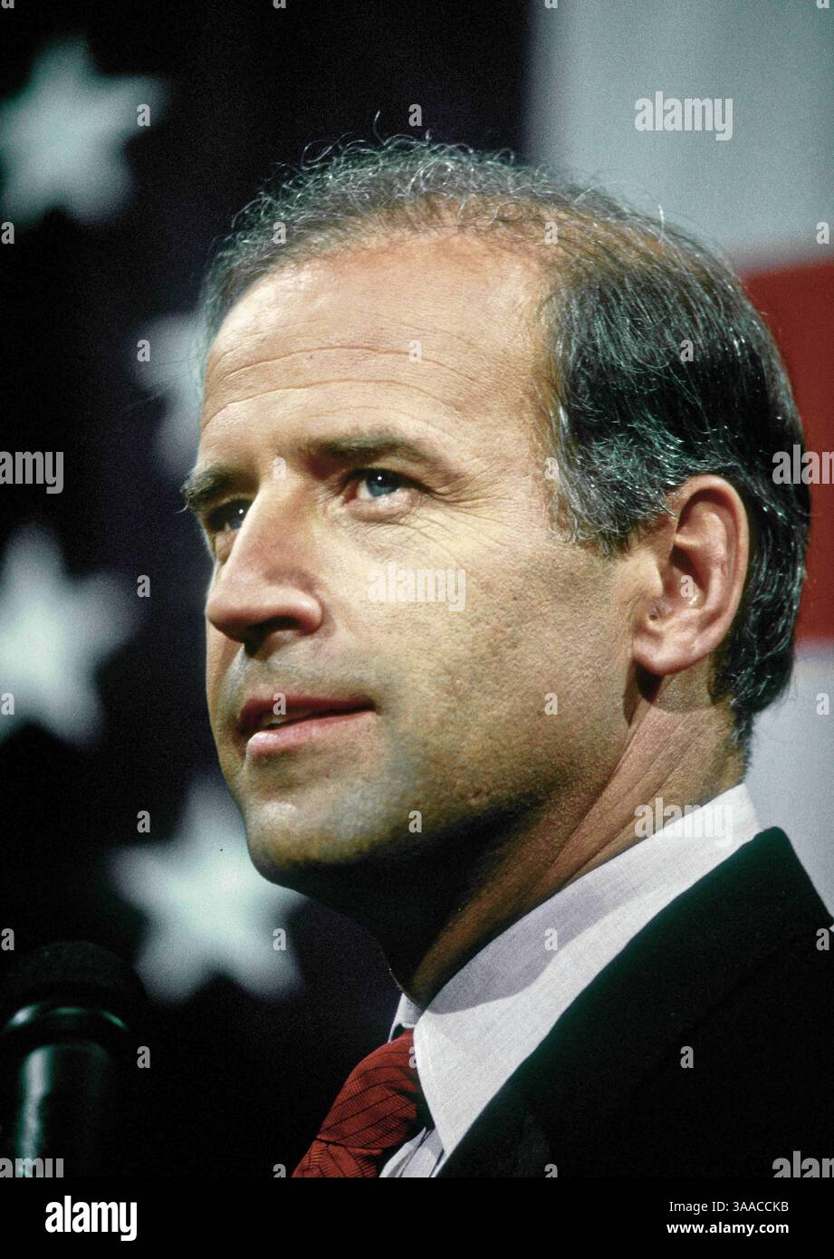 1 giugno 1987 - Washington, Distretto di Columbia, Stati Uniti d'America - il senatore Joe Biden dopo aver annunciato la sua candidatura a presidente a Wilimington, Delaware, e preso il treno per Washington DC. (Immagine di credito: © Mark Reinstein/via cavo ZUMA tramite cavo ZUMA) Foto Stock