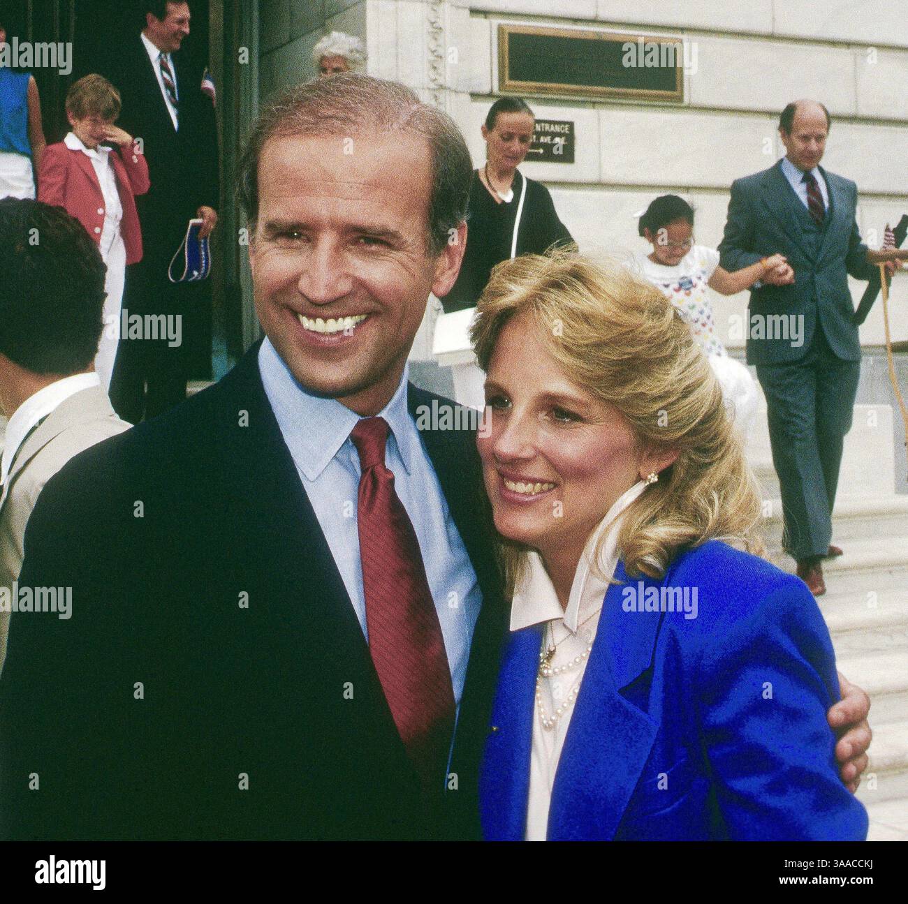 1 giugno 1987 - Washington, Distretto di Columbia, Stati Uniti d'America - il senatore Joe Biden dopo aver annunciato la sua candidatura a presidente a Wilimington, Delaware, prima mattina, e preso il treno per Washington DC. (Immagine di credito: © Mark Reinstein/via cavo ZUMA tramite cavo ZUMA) Foto Stock