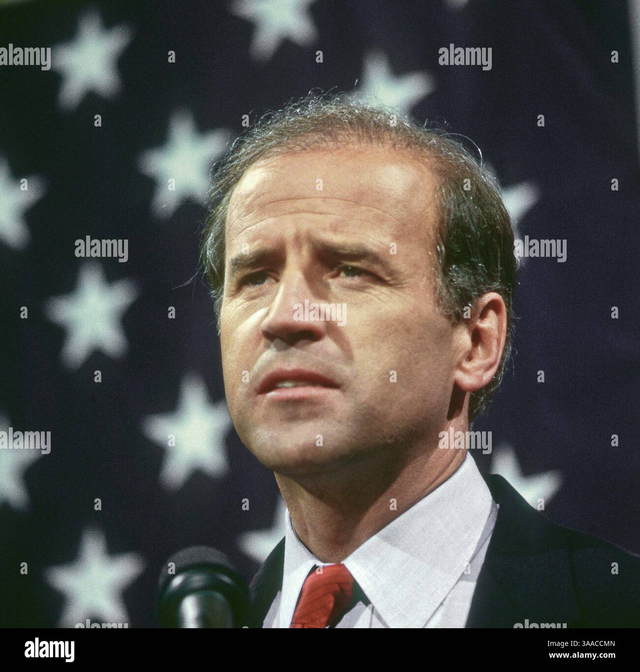 1 giugno 1987 - Washington, Distretto di Columbia, Stati Uniti d'America - il senatore Joe Biden dopo aver annunciato la sua candidatura a presidente a Wilimington, Delaware, e preso il treno per Washington DC. (Immagine di credito: © Mark Reinstein/via cavo ZUMA tramite cavo ZUMA) Foto Stock
