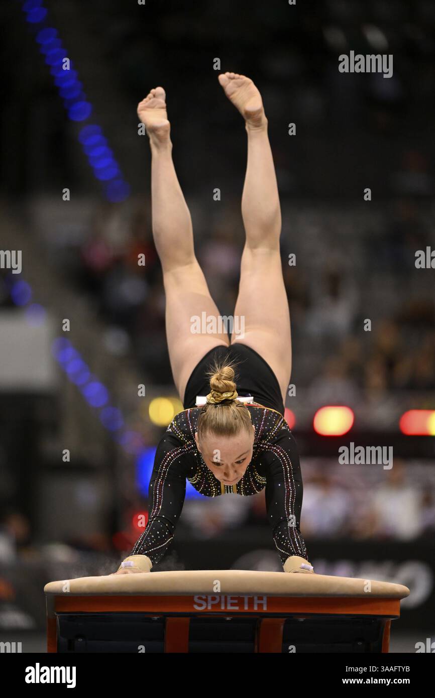 Lisa Vaelen BEL Vault Action Gymnastics, EnBW DTB-Pokal, Porsche-Arena, Stoccarda, Baden-Wuerttemberg, Germania, Europa Foto Stock