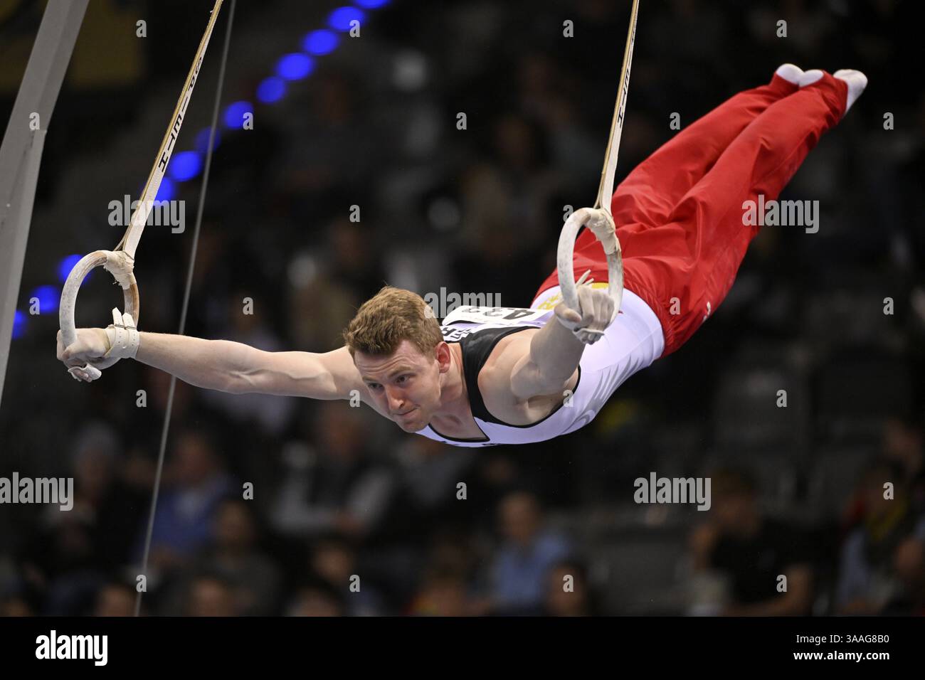 Nils Dunkel GER rings ginnastica d'azione, EnBW DTB-Pokal, Porsche-Arena, Stoccarda, Baden-Wuerttemberg, Germania, Europa Foto Stock