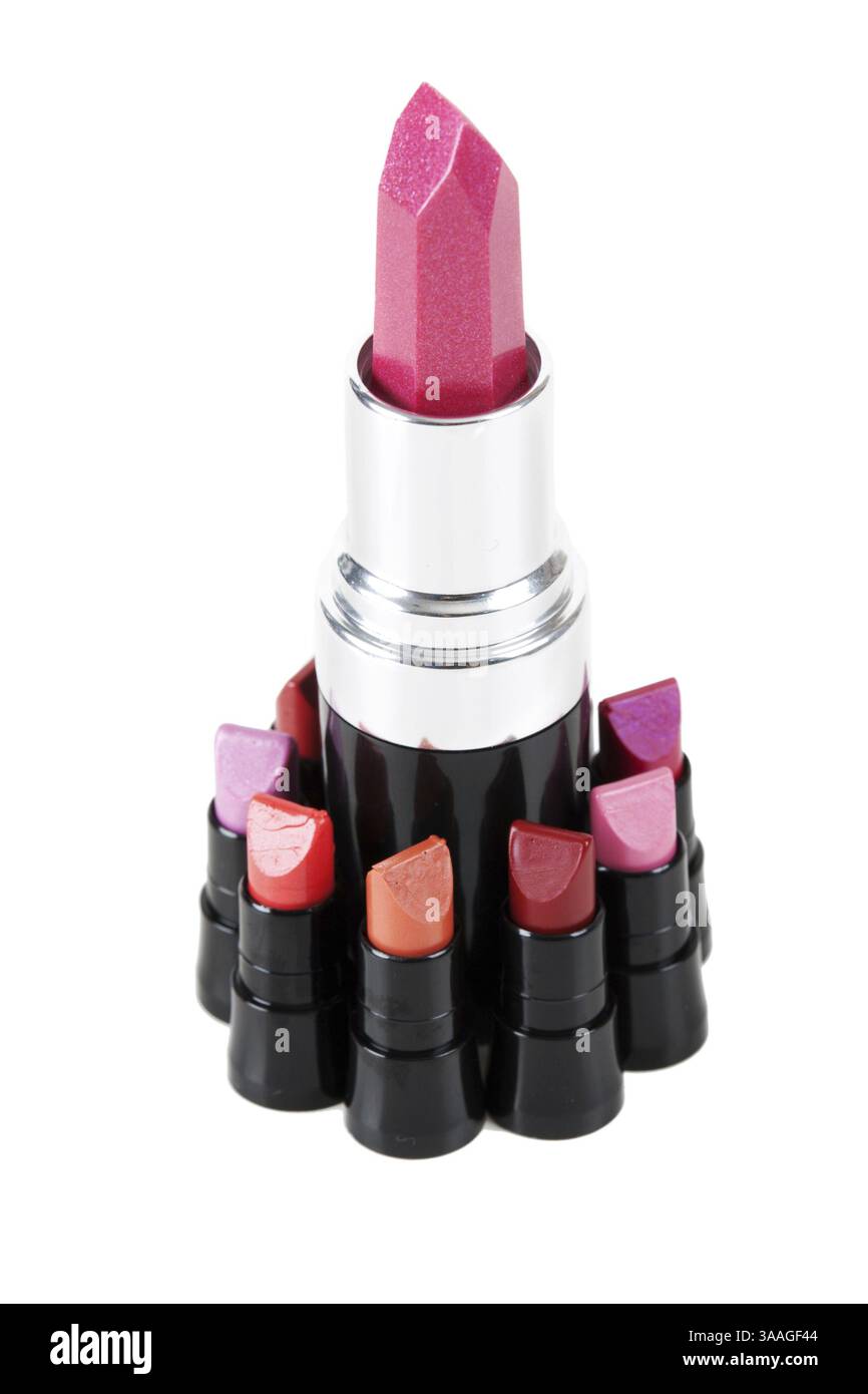 Rossetto rosso femminile su sfondo bianco Foto Stock