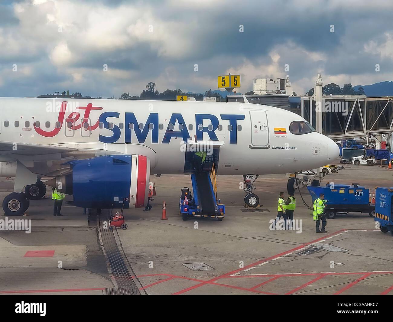 Aereo low cost Jetsmart Airbus 320 della compagnia aerea cilena all'aeroporto di Medellin, Colombia Foto Stock