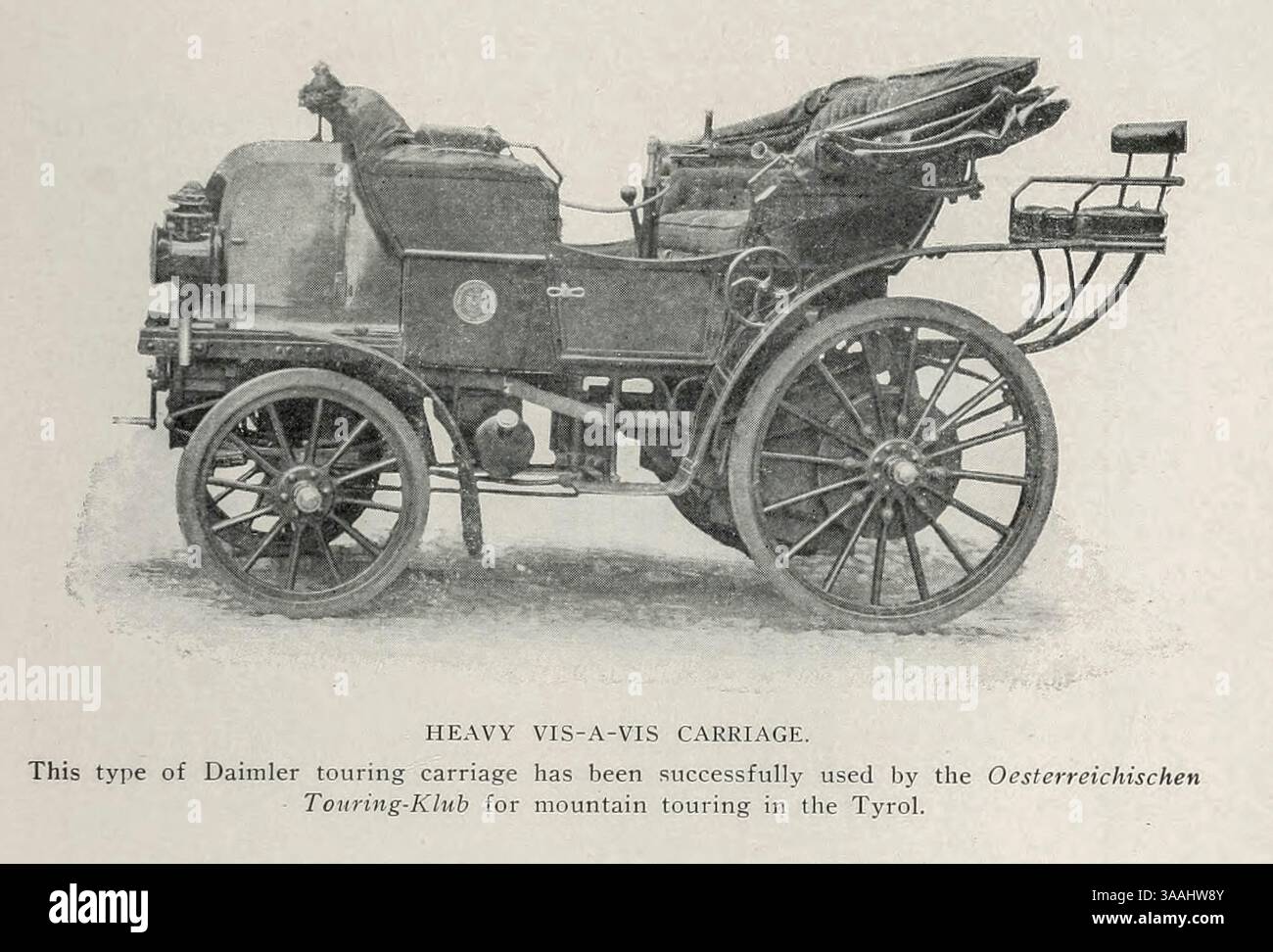 CARRELLO VIS-A-VIS PESANTE. Questo tipo di carrozza da turismo Daimler è stata utilizzata con successo dall'Oesterreichischen Toutring-Klub per il turismo di montagna in Tirolo. Dall'articolo Gottlieb Wilhelm Daimler (17 marzo 1834 - 6 marzo 1900) LO SVILUPPO DELL'AUTOMOBILE PETROLIFERA. Di Paul Daimler. Dalla rivista Engineering dedicata al progresso industriale volume XXII 1901-1902 The Engineering Magazine Co Foto Stock