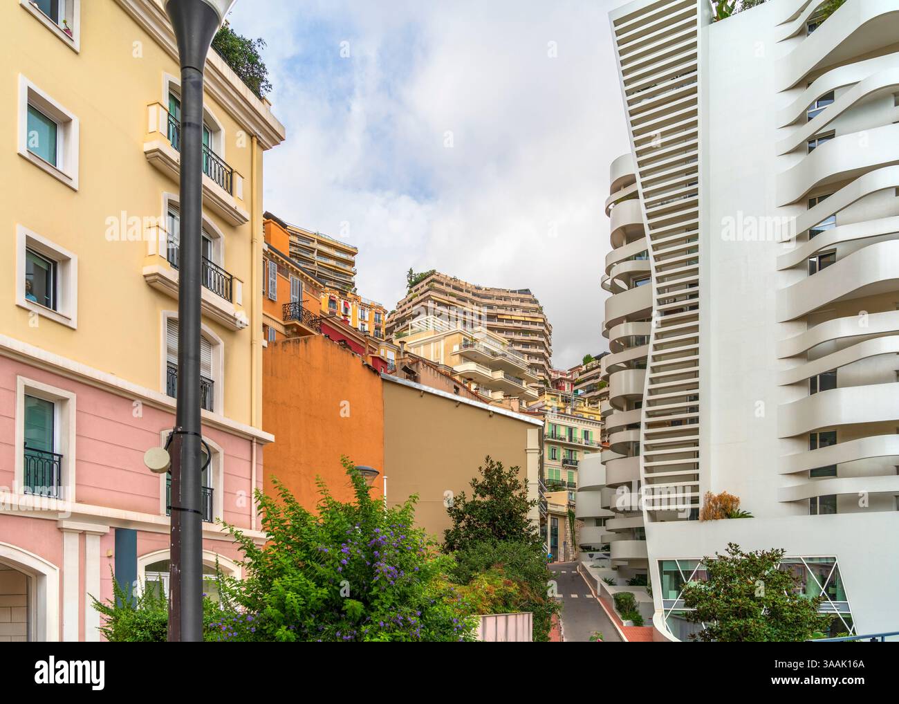 Impressione di Monte Carlo a Monaco, una città-stato sovrana e microstato sulla Costa Azzurra sul Mar Mediterraneo. Foto Stock