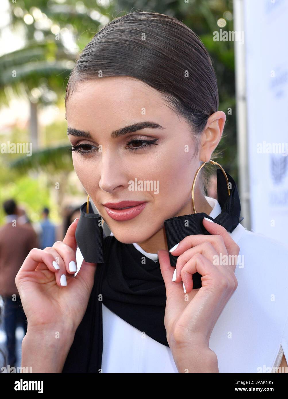 27 gennaio 2018 - Hallandale, Florida, Stati Uniti d'America - HALLANDALE, FL - GENNAIO 27: Olivia culpo cammina sul tappeto blu di Liv al Pegasus World Cup Invitational, la corsa di cavalli purosangue più ricchi del mondo al Gulfstream Park il 27 gennaio 2018 a Hallandale, Florida. (Immagine di credito: © SMG via ZUMA Wire) Foto Stock