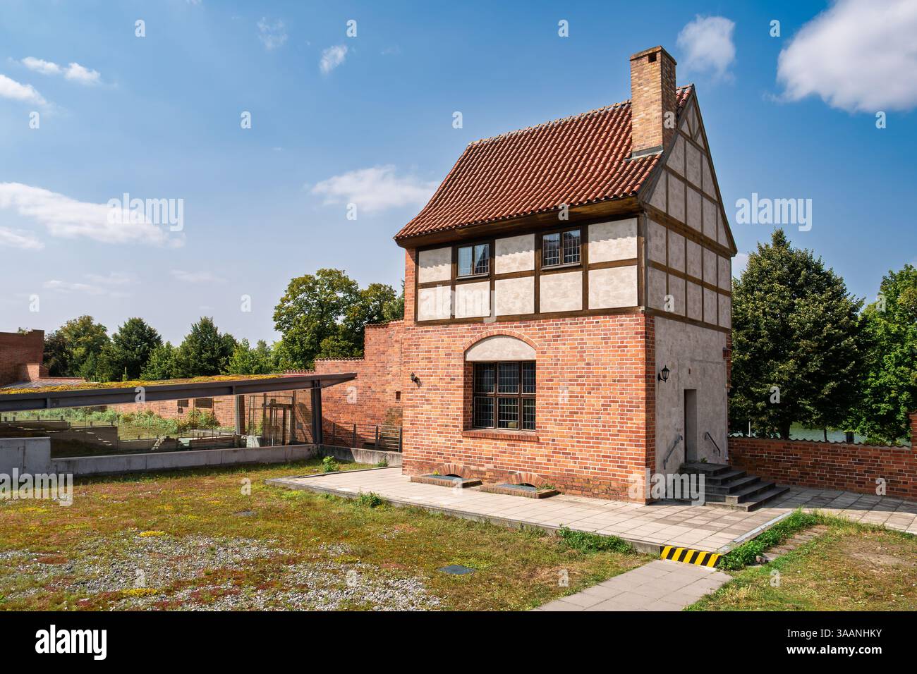 Wiekhaus medievale, piccola casa fortificata sulle mura storiche della città lungo Mühlenstrasse nella città vecchia di Stralsund, Meclemburgo-Vorpommern, Germania Foto Stock
