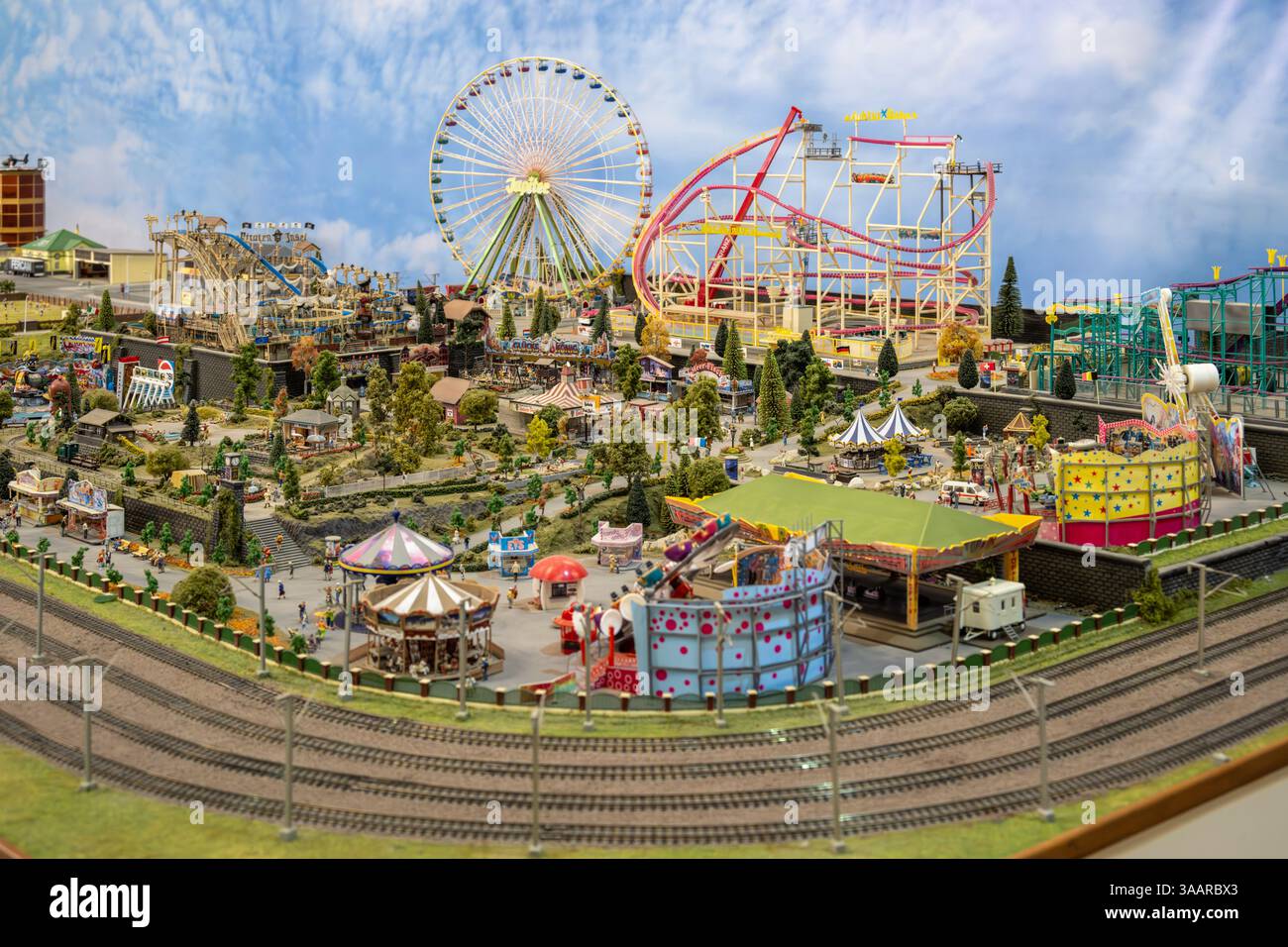 Scena fieristica, European Railway Layout, Wroxham miniature Worlds, Norfolk, Regno Unito Foto Stock
