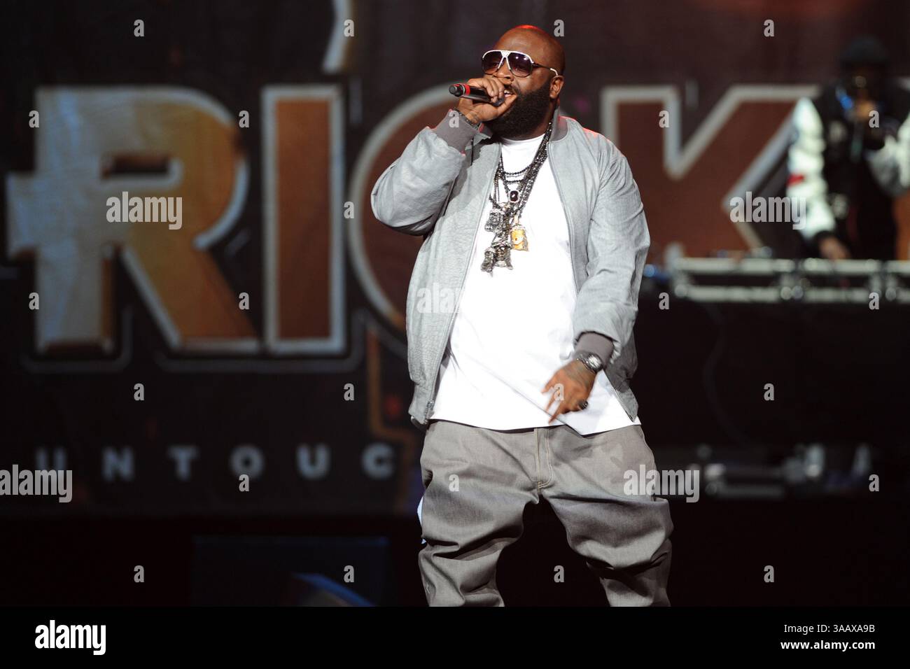 5 aprile 2011 - Sunrise, New York, Stati Uniti d'America - SUNRISE, FL - 05 APRILE: Rick Ross si esibisce al BankAtlantic Center il 5 aprile 2011 a Sunrise, Florida... People: Rick Ross. (Immagine di credito: © Storms Media Group/SMG tramite filo ZUMA) Foto Stock