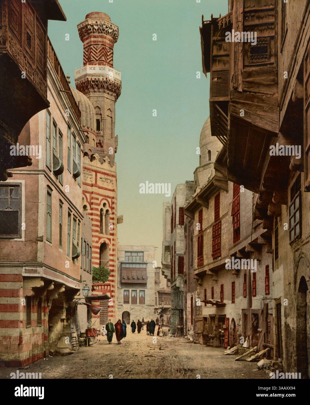 Stampa fotocromatica di una moschea in una strada del Cairo, in Egitto. Foto Stock