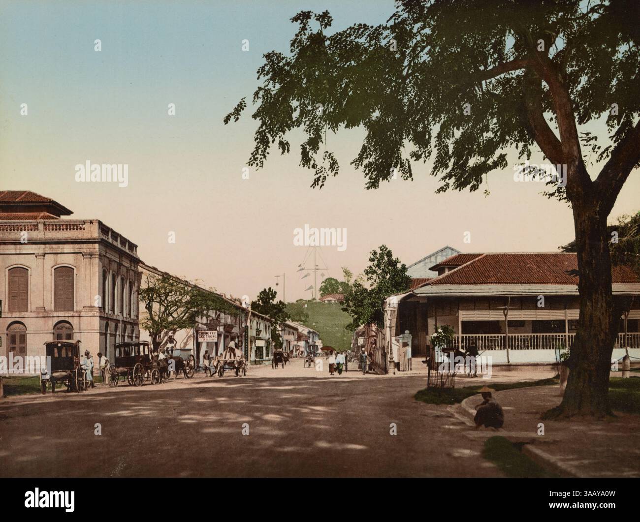 Stampa fotocromatica di High Street con Hotel de l'Europe a Singapore. Foto Stock