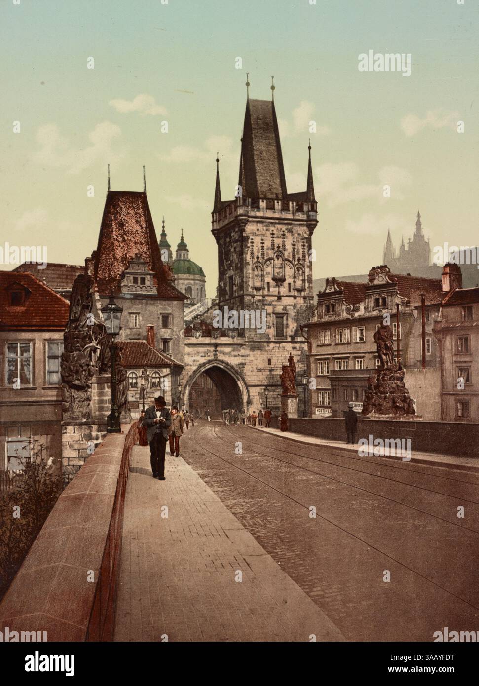 Stampa fotocromatica vintage del Ponte Carlo e delle torri a Praga, Repubblica Ceca. Foto Stock