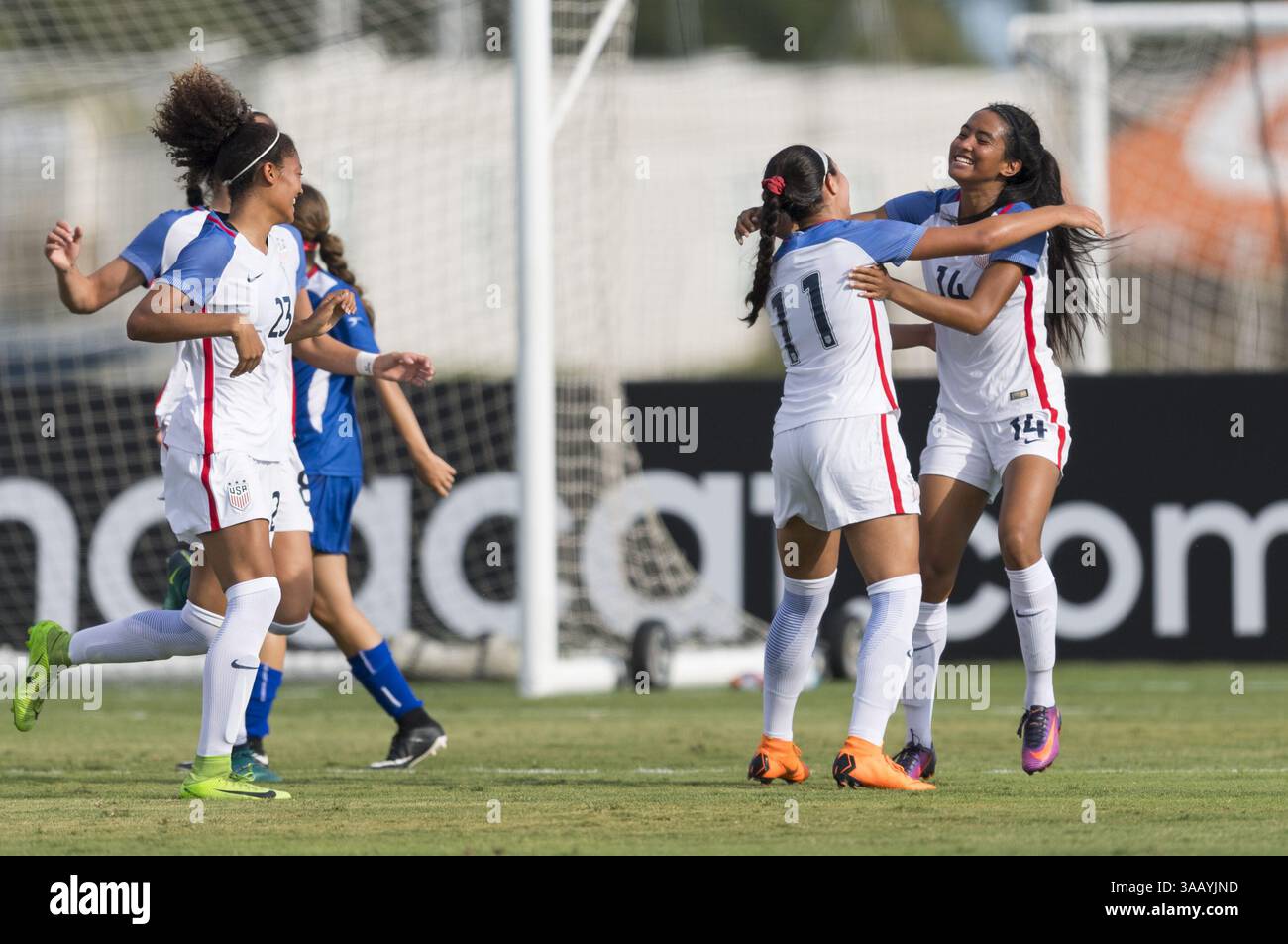 6 giugno 2018 - Bradenton, Florida, Stati Uniti - Bradenton, FL - mercoledì 6 giugno 2018: La nazionale femminile U-17 degli Stati Uniti ha sconfitto la nazionale delle Bermuda 10-1 in un match per il titolo femminile U-17 all'IMG Academy. (Immagine di credito: © Roy K. Miller/ISIPhotos via ZUMA Wire) Foto Stock