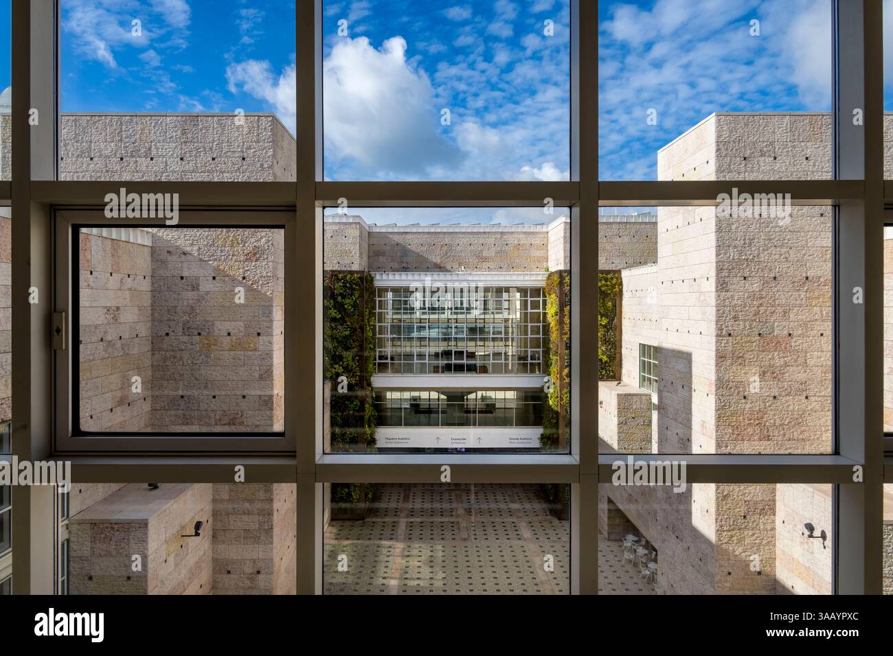 Portogallo, Lisbona, Belém, Centro culturale Belem MAC/CCB, a cura degli architetti Vittorio Gregotti e Manuel Salgado Foto Stock