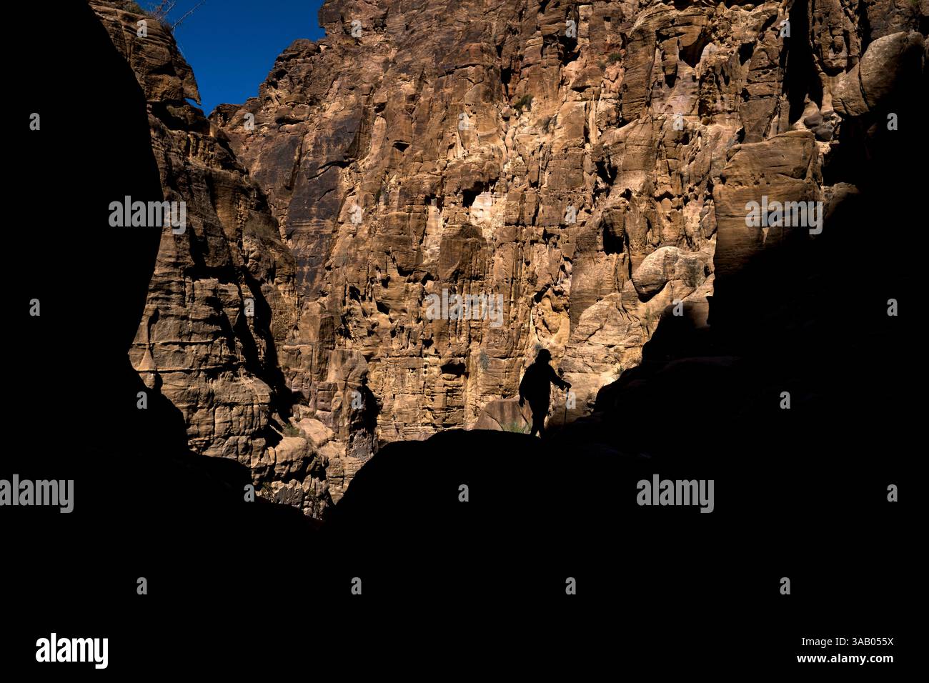 AL-MANSOURA, GIORDANIA - 10 SETTEMBRE 2021: Abu Ali nel Wadi Ghuweir Trail. CREDITO: Daniel Rodrigues Foto Stock