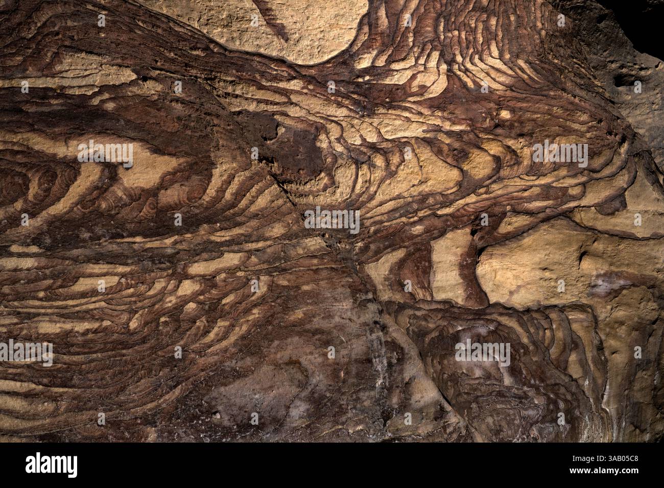 AL-MANSOURA, GIORDANIA - 10 SETTEMBRE 2021: Pareti del canyon del Wadi Ghuweir Trail. CREDITO: Daniel Rodrigues Foto Stock