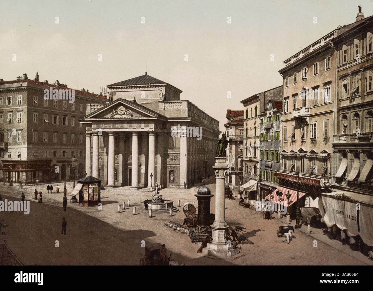 Stampa fotocromatica d'epoca di Piazza della Borsa di Trieste. Foto Stock