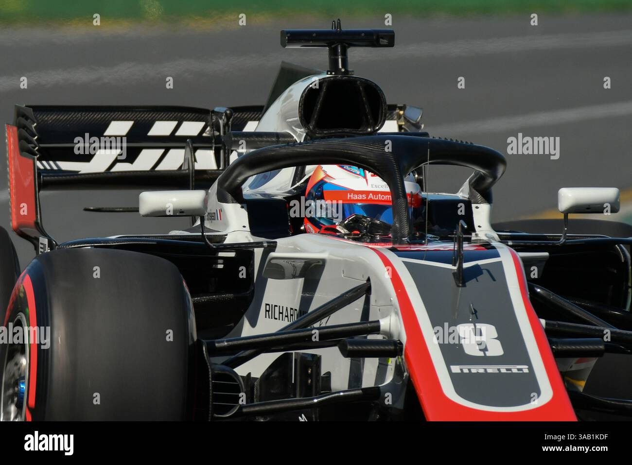 23 marzo 2018: Romain Grosjean (fra) #8 del team Haas F1 durante la sessione di prove 1 al Gran Premio d'Australia di Formula 1 2018 ad Albert Park, Melbourne, Australia. Sydney Low/Cal Sport Media (immagine di credito: &Copy; Sydney Low/CSM tramite cavo ZUMA) Foto Stock
