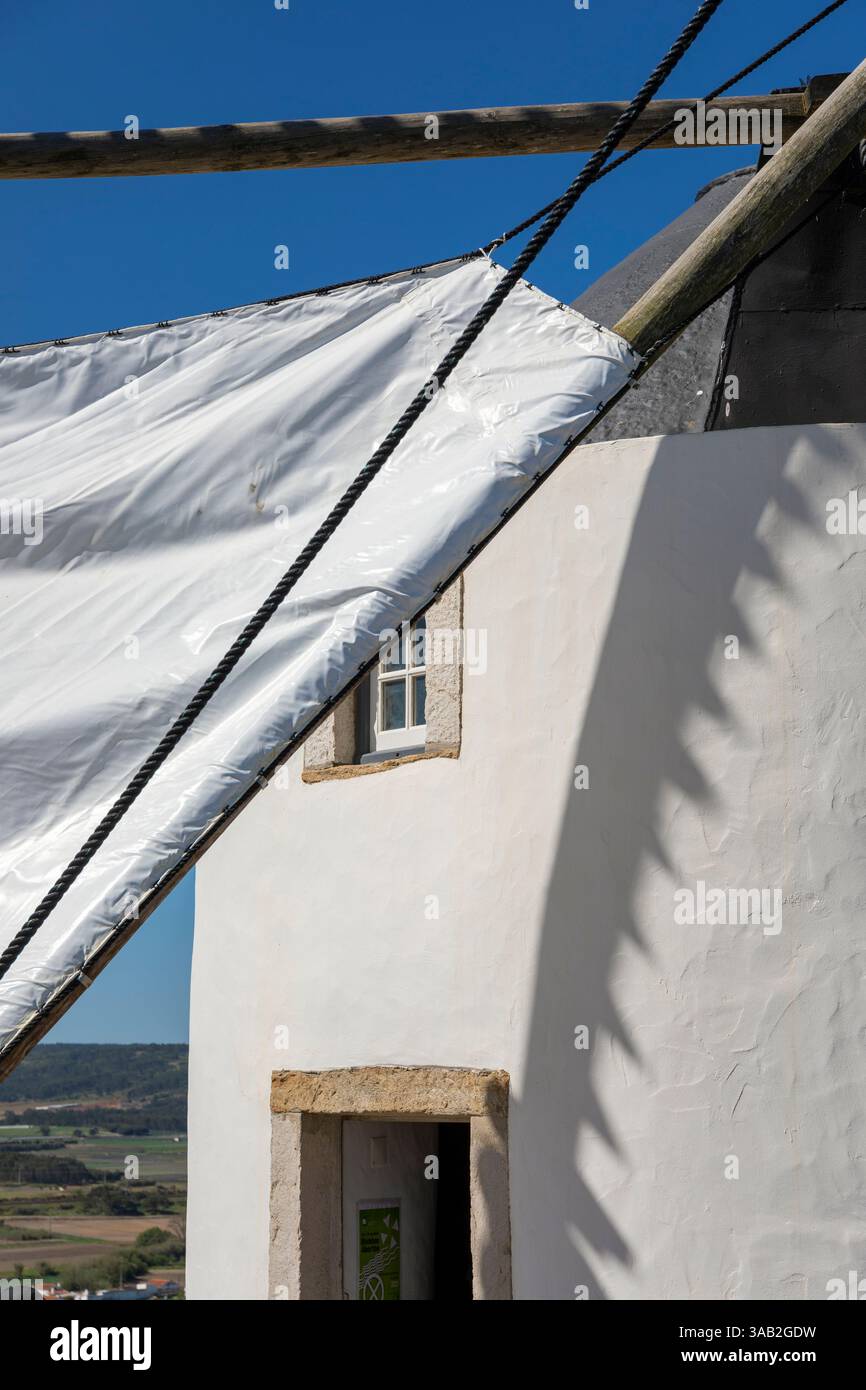 Portogallo, regione di Oeste, Amoreira, Mulino a vento di Amoreira (Moinho de Amoreira) Foto Stock