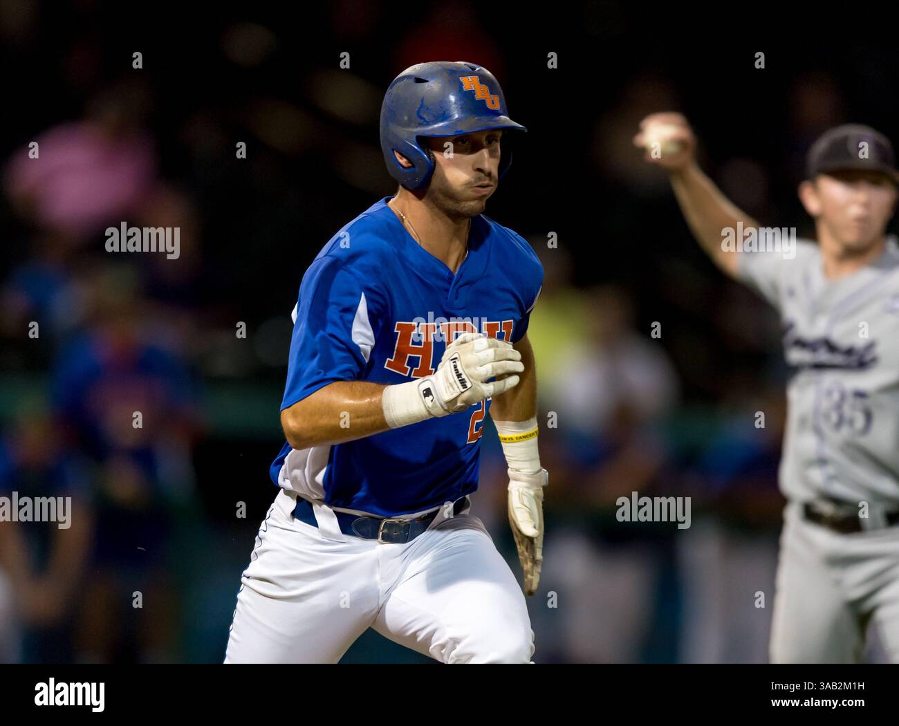 23 maggio 2018: Houston Baptist Outfielder Jonathan Ducoff (27) durante il Southland Conference Championships 2018. Partita 4: Houston Baptist University vs Central Arkansas al Constellation Field Sugar Land, Texas. Houston Baptist ha vinto in sette inning 14 - 4 (Credit Image: &Copy; Maria Lysaker/CSM via ZUMA Wire) Foto Stock