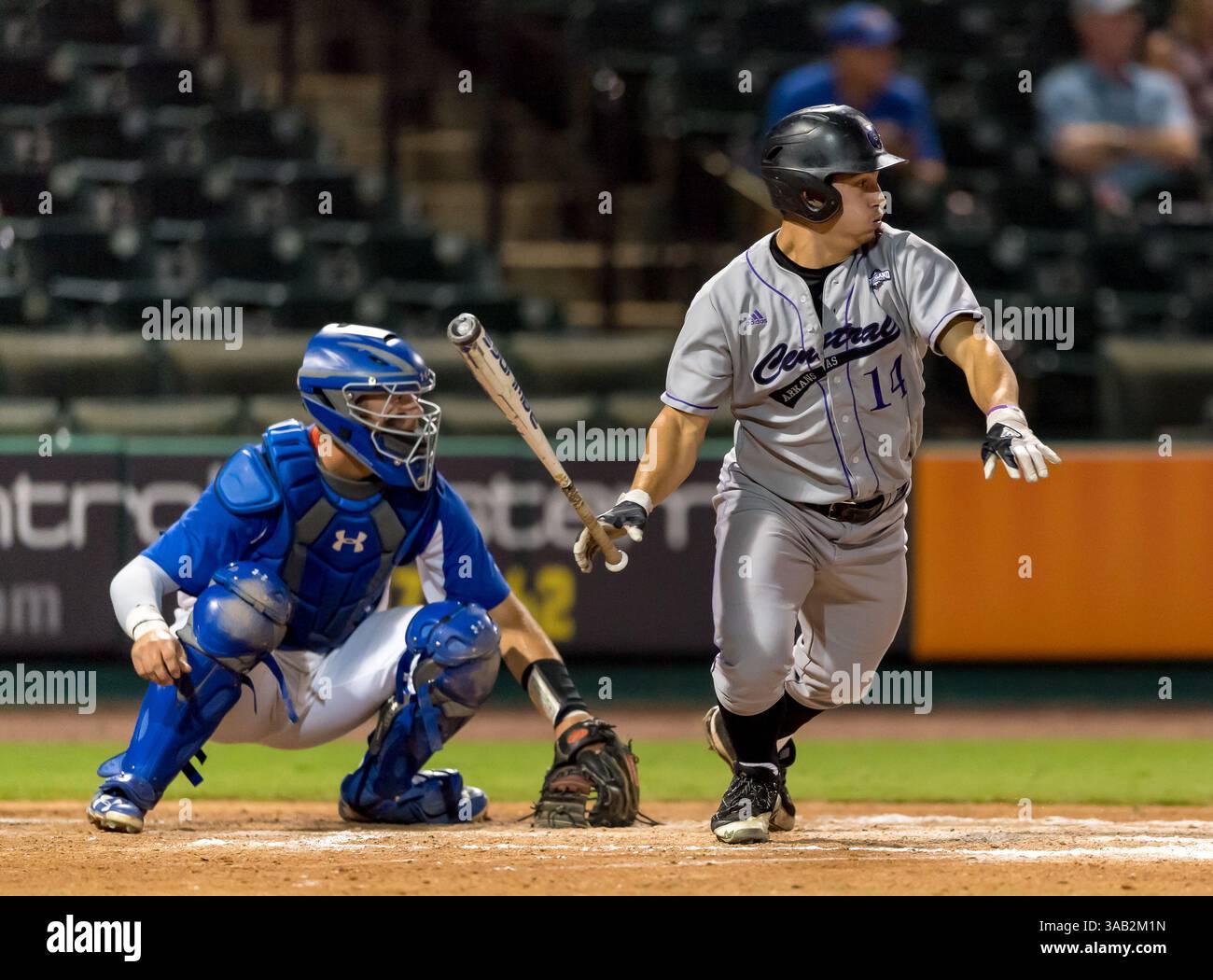 23 maggio 2018: Il ricevitore dell'Arkansas centrale Colby Leblanc (14) durante i Southland Conference Championships 2018. Partita 4: Houston Baptist University vs Central Arkansas al Constellation Field Sugar Land, Texas. Houston Baptist ha vinto in sette inning 14 - 4 (Credit Image: &Copy; Maria Lysaker/CSM via ZUMA Wire) Foto Stock
