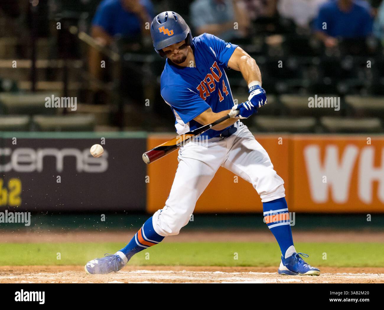23 maggio 2018: Houston Baptist Outfielder Spencer Halloran (14) durante il Southland Conference Championships 2018. Partita 4: Houston Baptist University vs Central Arkansas al Constellation Field Sugar Land, Texas. Houston Baptist ha vinto in sette inning 14 - 4 (Credit Image: &Copy; Maria Lysaker/CSM via ZUMA Wire) Foto Stock