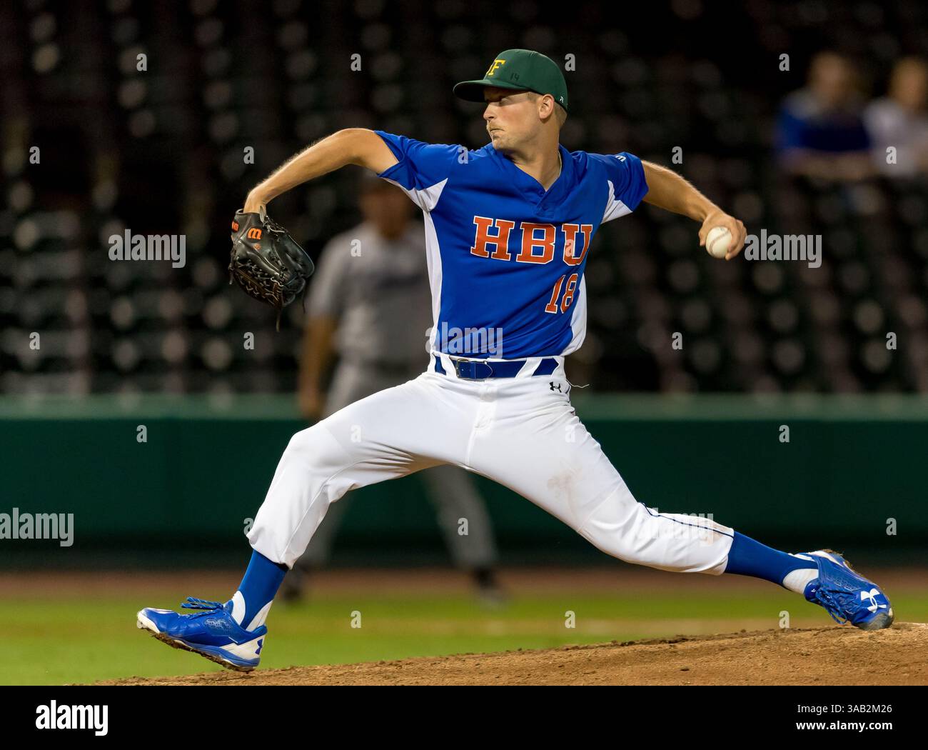 23 maggio 2018: Il lanciatore di Houston Baptist Matthew McCollough (18) durante i Southland Conference Championships 2018. Partita 4: Houston Baptist University vs Central Arkansas al Constellation Field Sugar Land, Texas. Houston Baptist ha vinto in sette inning 14 - 4 (Credit Image: &Copy; Maria Lysaker/CSM via ZUMA Wire) Foto Stock
