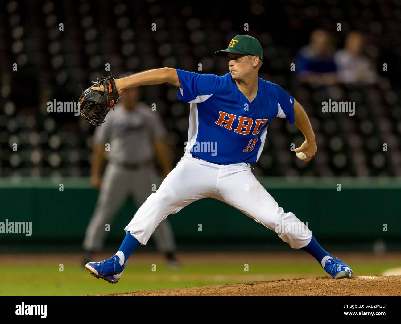 23 maggio 2018: Il lanciatore di Houston Baptist Matthew McCollough (18) durante i Southland Conference Championships 2018. Partita 4: Houston Baptist University vs Central Arkansas al Constellation Field Sugar Land, Texas. Houston Baptist ha vinto in sette inning 14 - 4 (Credit Image: &Copy; Maria Lysaker/CSM via ZUMA Wire) Foto Stock