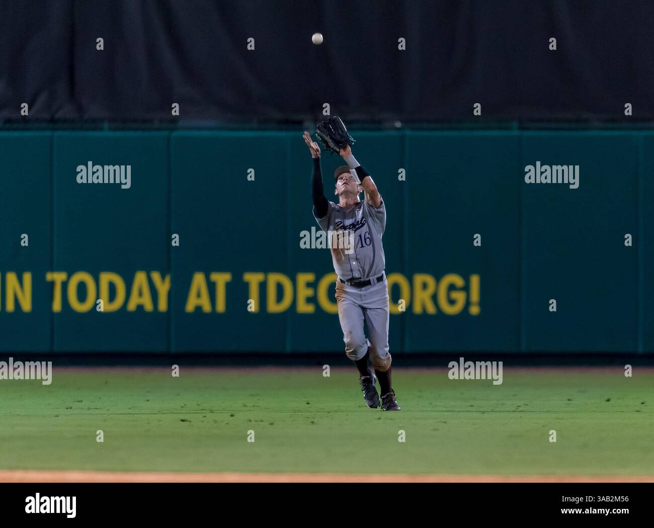 23 maggio 2018: Keaton Presley (16), esterno dell'Arkansas centrale, fa la presa durante il Southland Conference Championships 2018. Partita 4: Houston Baptist University vs Central Arkansas al Constellation Field Sugar Land, Texas. Houston Baptist ha vinto in sette inning 14 - 4 (Credit Image: &Copy; Maria Lysaker/CSM via ZUMA Wire) Foto Stock