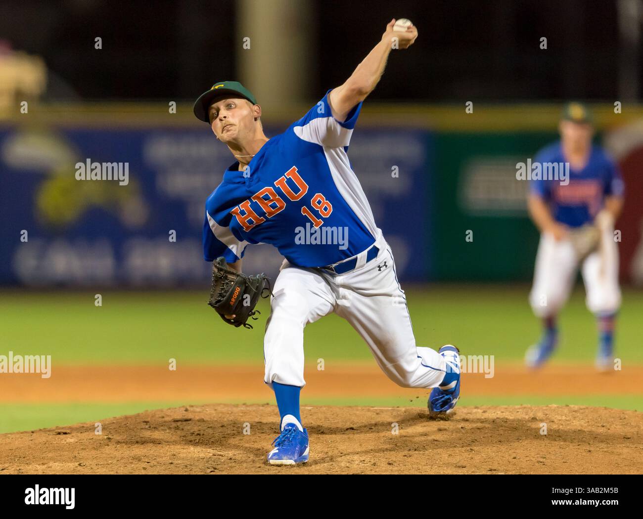 23 maggio 2018: Il lanciatore di Houston Baptist Matthew McCollough (18) durante i Southland Conference Championships 2018. Partita 4: Houston Baptist University vs Central Arkansas al Constellation Field Sugar Land, Texas. Houston Baptist ha vinto in sette inning 14 - 4 (Credit Image: &Copy; Maria Lysaker/CSM via ZUMA Wire) Foto Stock