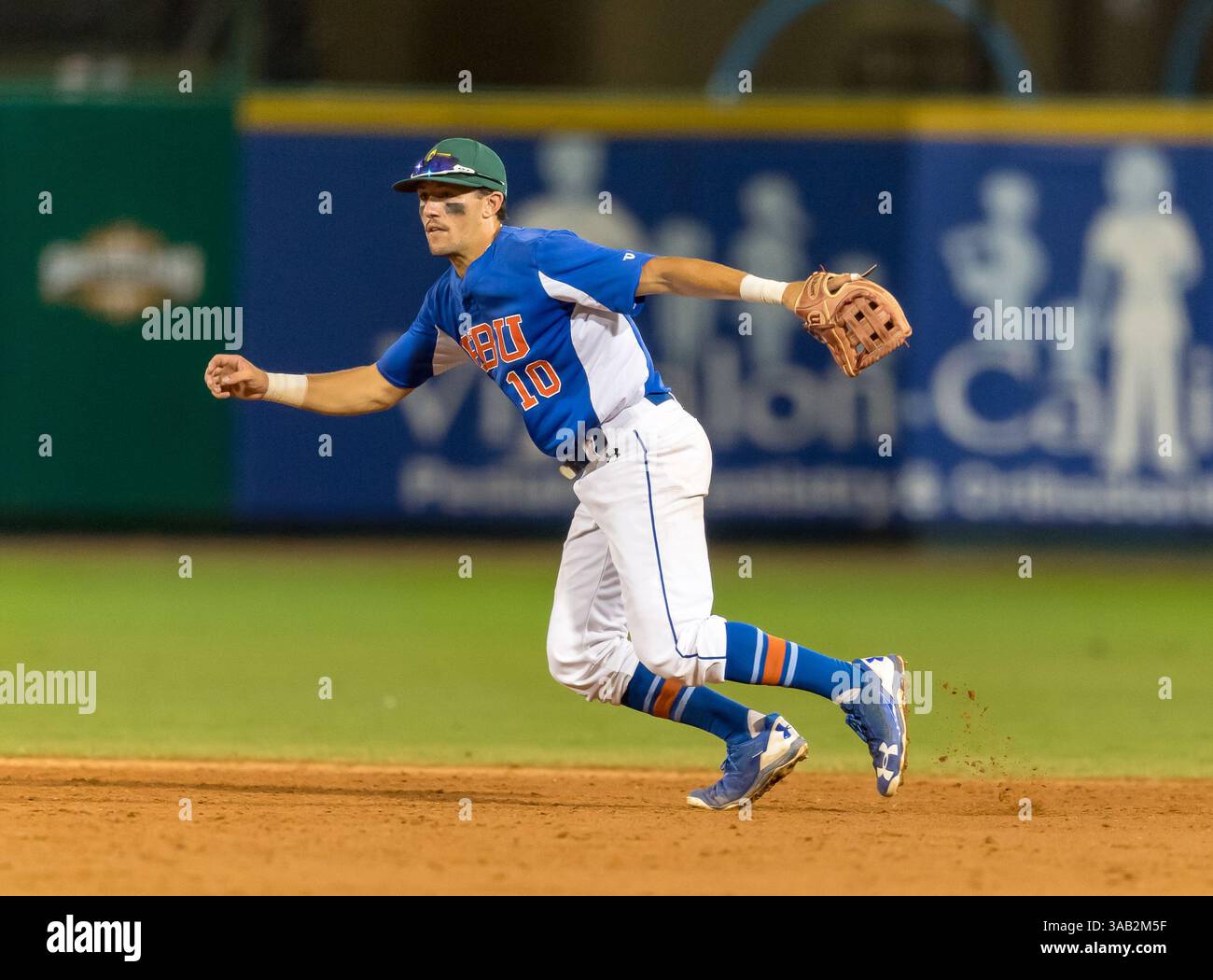 23 maggio 2018: L'interno battista di Houston Jack Fitzgerald (10) durante il Southland Conference Championships 2018. Partita 4: Houston Baptist University vs Central Arkansas al Constellation Field Sugar Land, Texas. Houston Baptist ha vinto in sette inning 14 - 4 (Credit Image: &Copy; Maria Lysaker/CSM via ZUMA Wire) Foto Stock