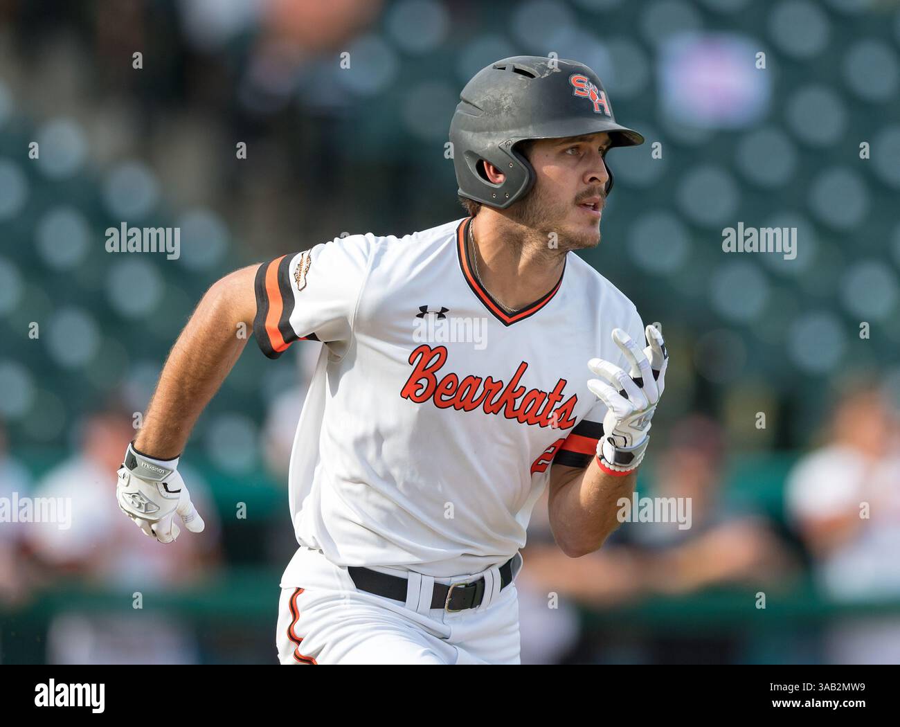 23 maggio 2018: Sam Houston St., l'interno Riley McKnight (2) durante il Southland Conference Championships 2018. Partita 3 New Orleans vs Sam Houston al Constellation Field Sugar Land, Texas. No. 8 New Orleans Privateers ha superato il numero 1 Sam Houston State 4-3 in 10 inning, qualcosa che non è successo dal 2015 (Credit Image: &Copy; Maria Lysaker/CSM via ZUMA Wire) Foto Stock