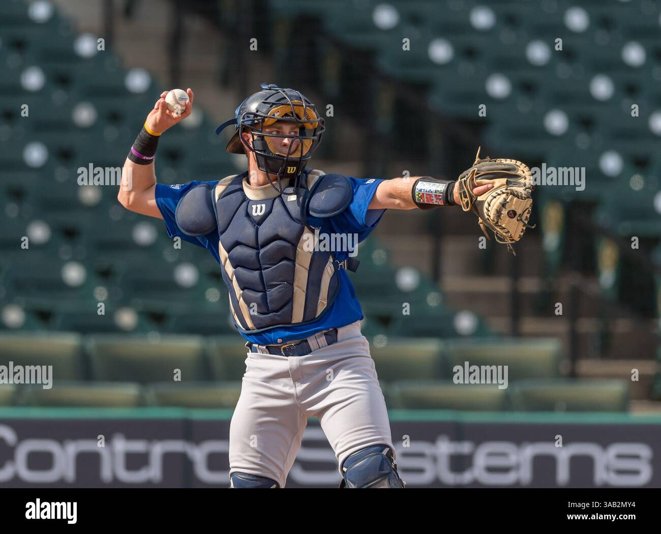 23 maggio 2018: Il ricevitore di New Orleans Beau Bratton (24). Durante i campionati della Southland Conference 2018. Partita 3 New Orleans vs Sam Houston al Constellation Field Sugar Land, Texas. No. 8 New Orleans Privateers ha superato il numero 1 Sam Houston State 4-3 in 10 inning, qualcosa che non è successo dal 2015 (Credit Image: &Copy; Maria Lysaker/CSM via ZUMA Wire) Foto Stock