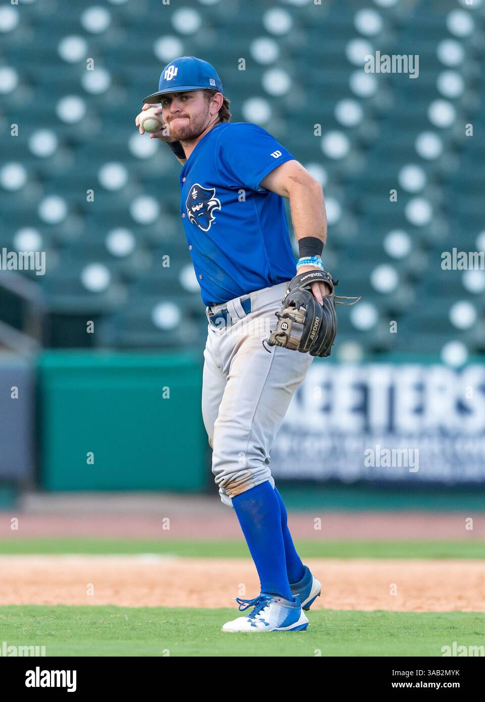 23 maggio 2018: L'interno di New Orleans Darren Willis (3) durante il Southland Conference Championships 2018. Partita 3 New Orleans vs Sam Houston al Constellation Field Sugar Land, Texas. No. 8 New Orleans Privateers ha superato il numero 1 Sam Houston State 4-3 in 10 inning, qualcosa che non è successo dal 2015 (Credit Image: &Copy; Maria Lysaker/CSM via ZUMA Wire) Foto Stock