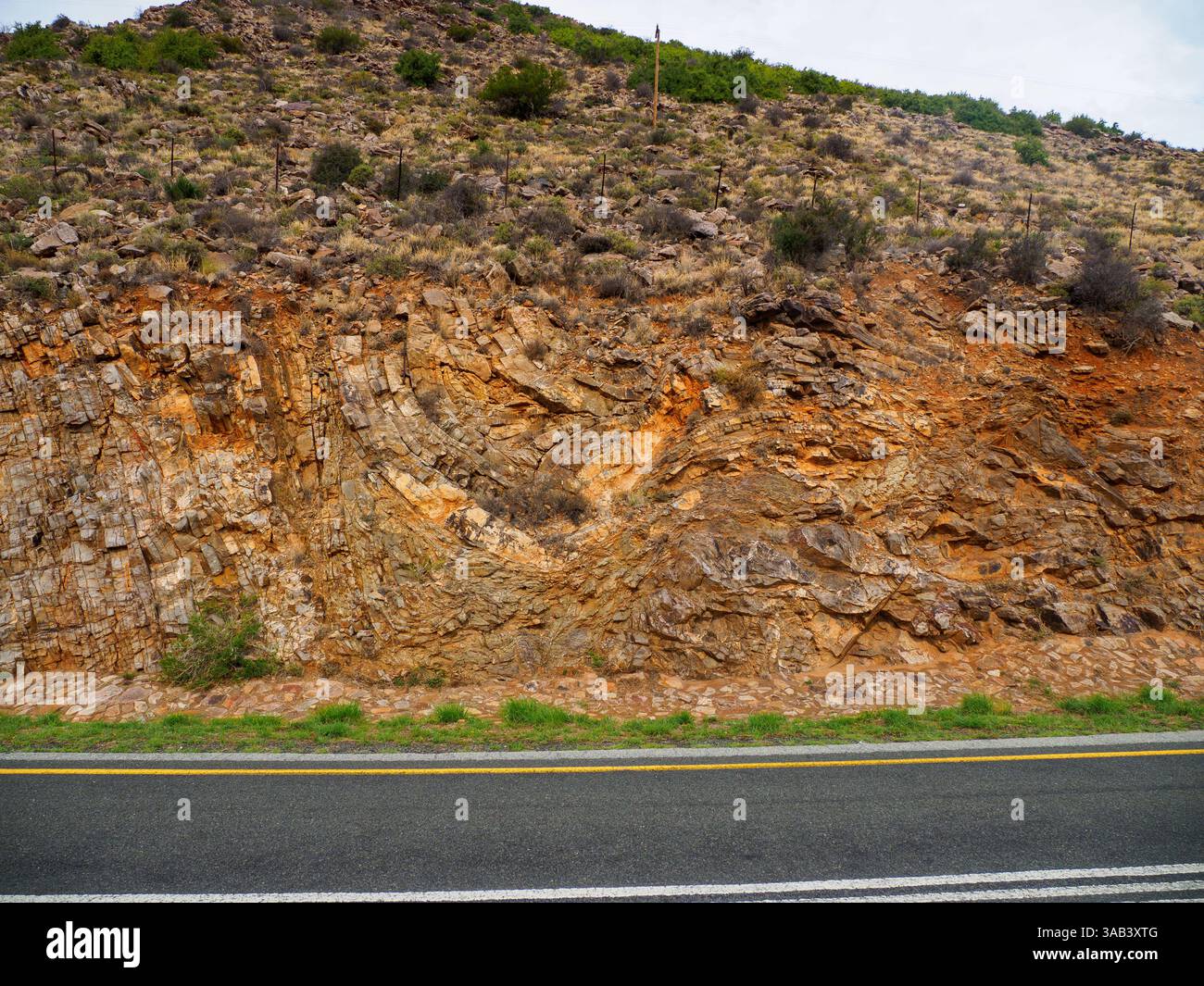 Tillite di Dwyka del Supergruppo Karoo presso la diga di Beervlei, il fiume Groot, provincia del Capo Orientale, Sudafrica Foto Stock