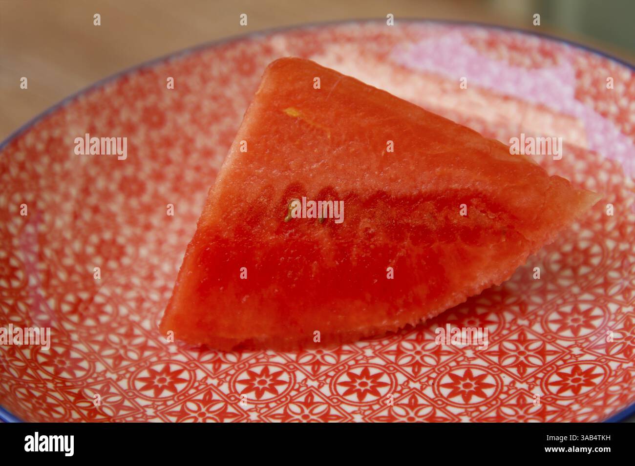 Pezzo di anguria su piatto, frutta, sano, fotografia alimentare, studio, Germania, Europa Foto Stock