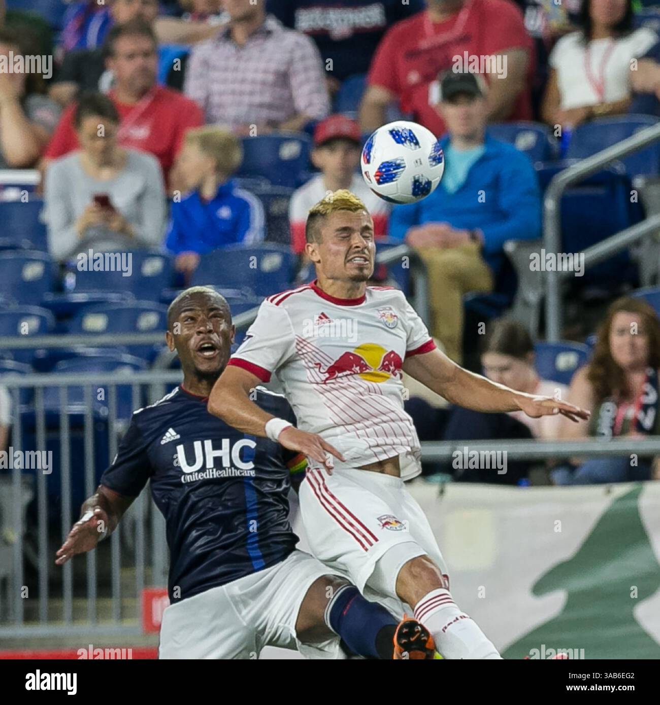 2 giugno 2018 - Foxborough, Massachusetts, USA - Foxborough, Massachusetts - 2 giugno 2018: Azione del primo tempo. In una partita della Major League Soccer (MLS), New England Revolution (blu/bianco) contro i New York Red Bulls (bianco), al Gillette Stadium. (Immagine di credito: © Andrew Katsampes/ISIPhotos via ZUMA Wire) Foto Stock