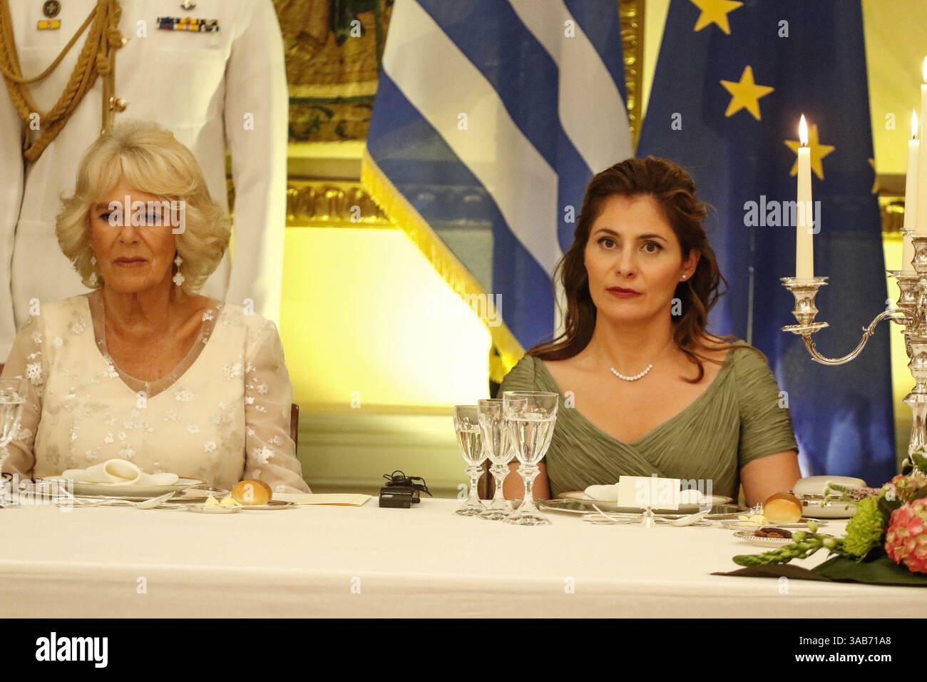 9 maggio 2018 - Atene, Grecia - la Duchessa di Cornovaglia (a sinistra) con Betty Baziana, partner del primo ministro greco in cena ufficiale presso la residenza presidenziale di Atene, Grecia, nell'ambito della sua visita nel paese. (Immagine di credito: © Eurokinissi via ZUMA Wire) Foto Stock